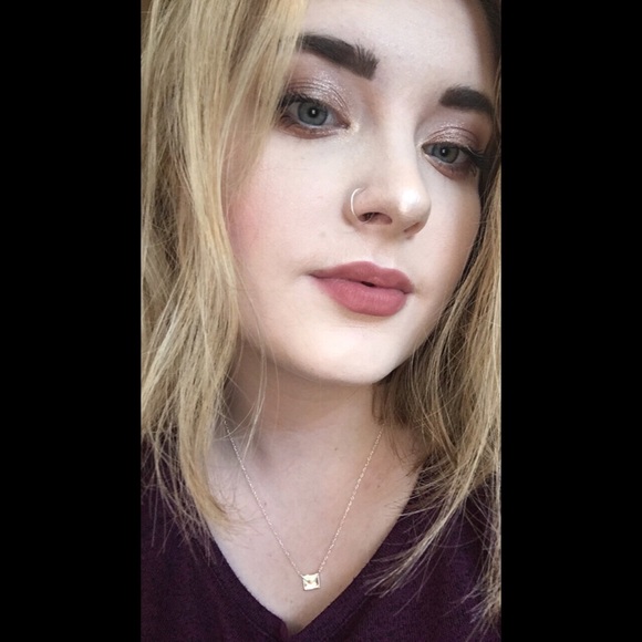 Meet your Posher, Kinsey - Picture 1 of 4